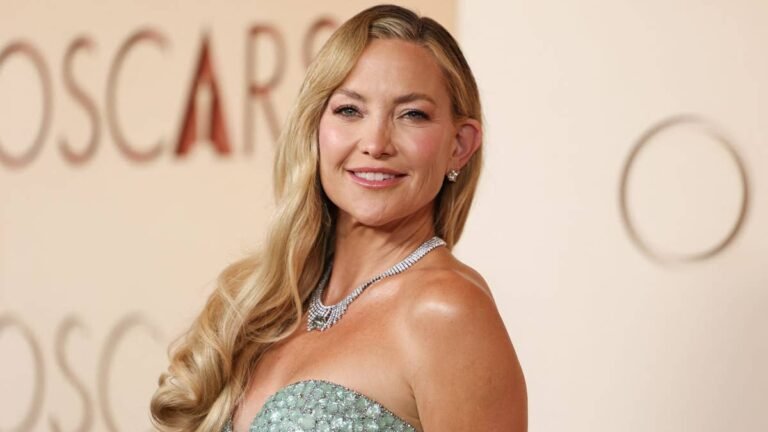 Kate Hudson reveals daily diet with peek inside massive kitchen fridge in $6 million home Kate Hudson reveals daily diet with peek inside massive kitchen fridge in $6 million home