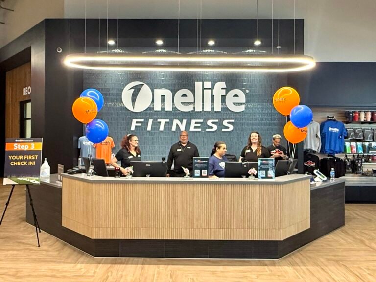 New Onelife Fitness officially opens its doors in Ashburn