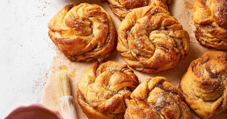 Sugared vanilla chai knots recipe Sugared vanilla chai knots recipe